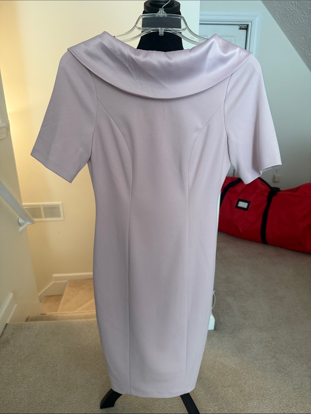 Elegant Lavender Shift Dress with Satin Collar